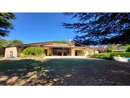 mussidan maison d'architecte 10 pièces  290 m² habitables piscine parcelle de 3110m²