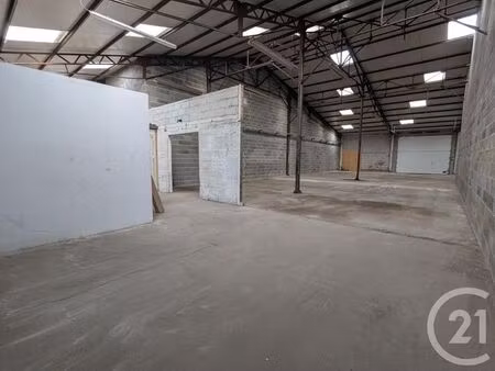 parking à louer - 400 m2 - beauregard vendon - 63 - auvergne