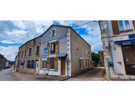 maison ancienne pleine de potentiel à champlemy