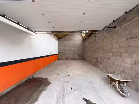 dépot roanne 58 m2