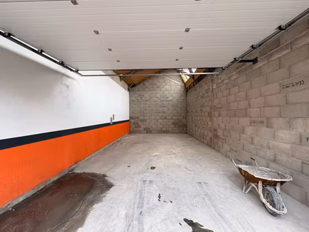 dépot roanne 58 m2