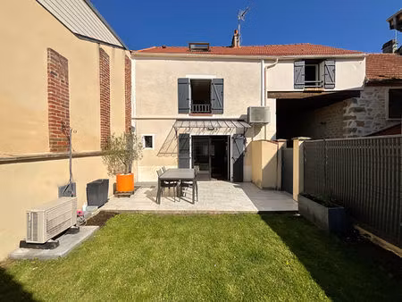 exclusivité ** maurecourt ** corp de ferme en parfait état général **