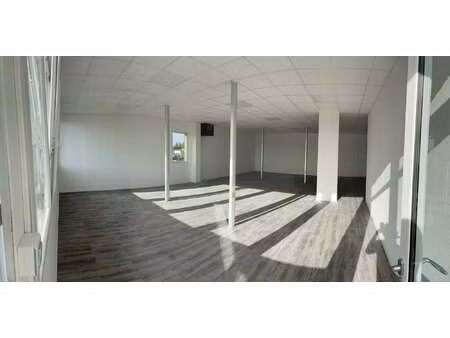 location bureaux et commerces à écouflant (49000) : à louer / 95m² écouflant