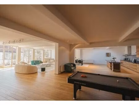 élégance discrète et volumes d’exception au cœur du châtelai