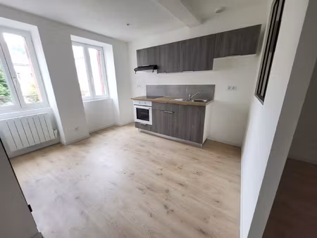 t1 neuf centre royat / place jean cohendy