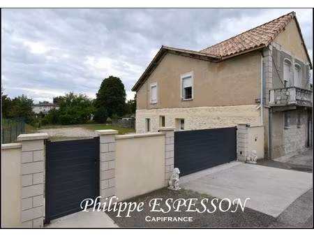 exclusivite 1 maison a renover de 105 m2 et 1 appartement 3 pieces de 38 m2 miramont de gu