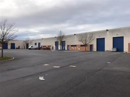 location locaux professionnels 724 m² à moissy-cramayel (77550)  5 490 €