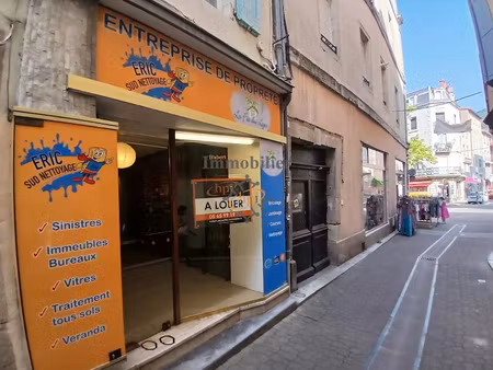 location locaux professionnels 15 m² à saint-affrique (12400)  200 €