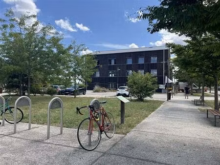 location bureau alixan 90 m²