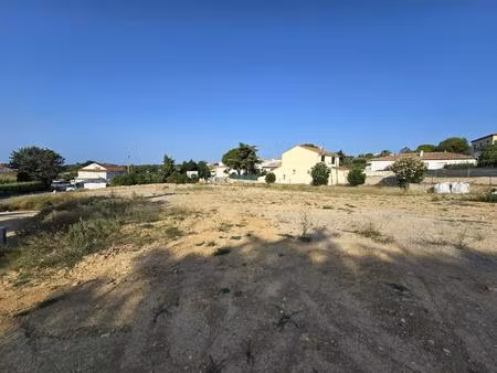 côté balaruc-les-bains  terrain constructible de 359 m² offrant un emplacement idéal