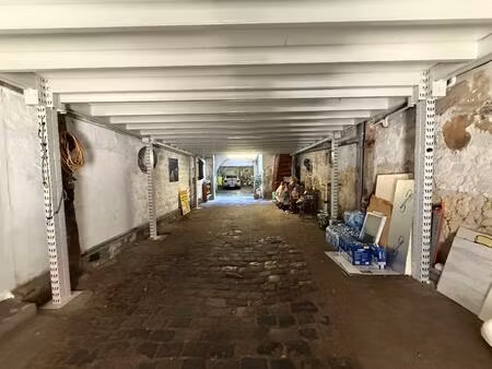 ensemble immobilier rare : 2 appartements t3 + grand local atelier sète