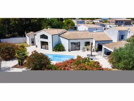 maison avec piscine et jardin la rochelle (17)