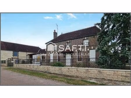 ancien corps de ferme avec beau potentiel !