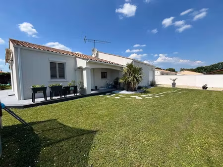 vente maison 5 pièces 112 m² à le chay (17600)  323 000 €