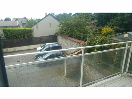 location appartement 3 pièces 54 m² à thorigny-sur-marne (77400)  946 €