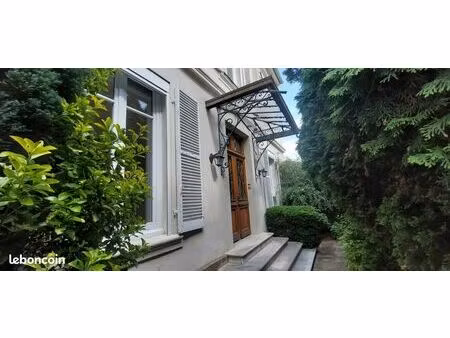maison 7 pièces 278 m²