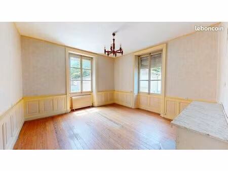 maison 13 pièces 300 m²