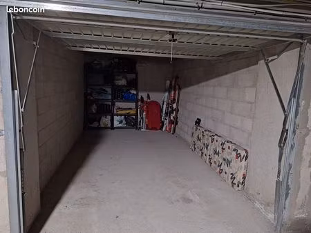 garage au seignus d'allos