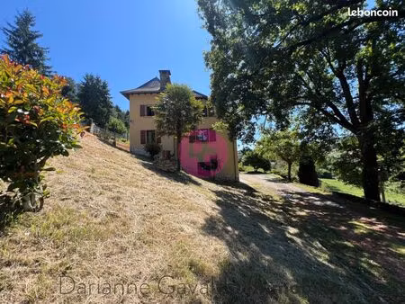 maison 9 pièces 220 m²