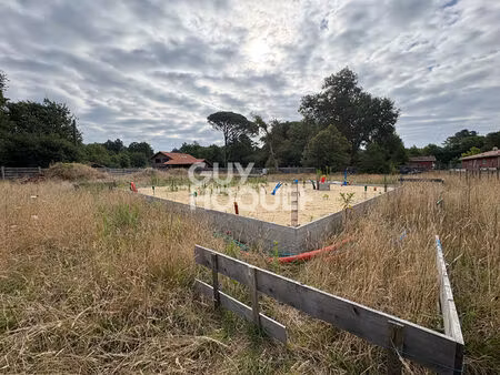 terrain de 1435 m² avec permis de construire