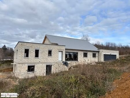 maison 2 pièces 278 m²