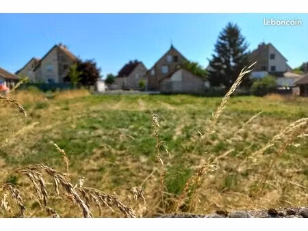 terrain 1 071 m² ciry le noble