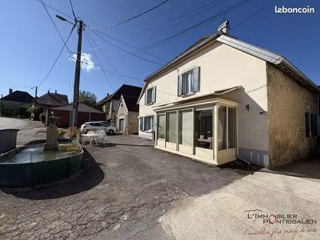 maison 8 pièces 202 m²