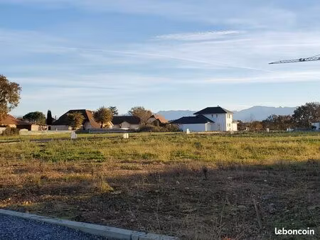 av terrain à bâtir lee