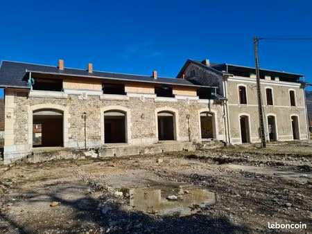 immeuble 26 pièces 750 m²