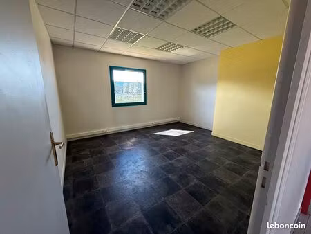 bureaux 221 m² taden