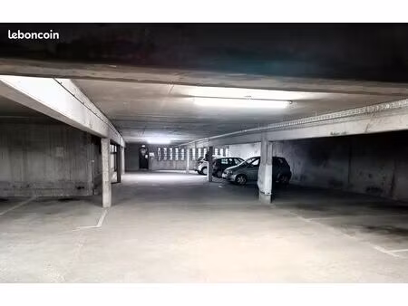 parking/box 11 m² poitiers