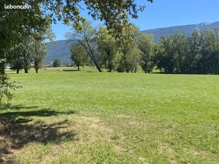 terrain 760 m² chapeiry