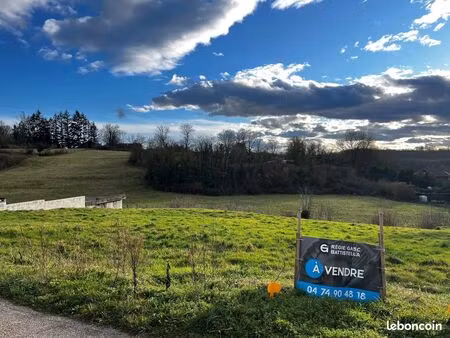 terrain 740 m² crémieu