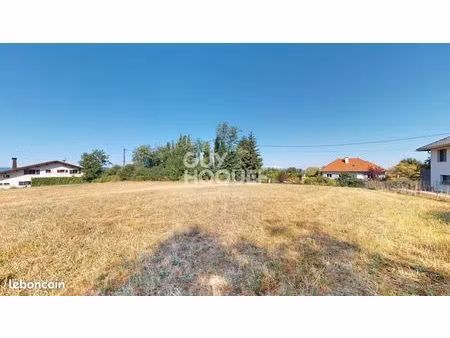 terrain 1 060 m² quintal