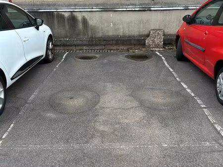 place de parking à louer - rue de lyon macon
