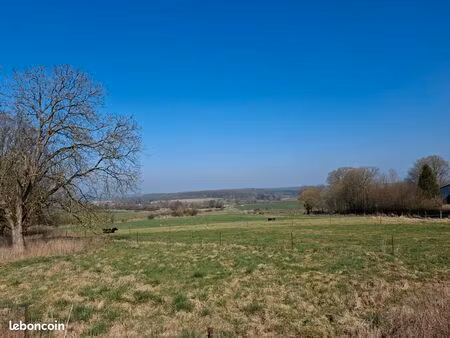 ensemble immobilier composé de 2 habitations  de bâtiments et d'environ 50 hectares de par