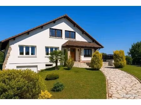 maison 7 pièces 162 m²