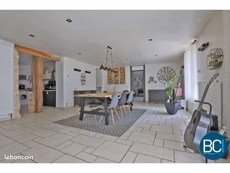 maison 6 pièces 223 m²