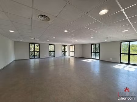 bureaux 99 m² la chapelle en serval