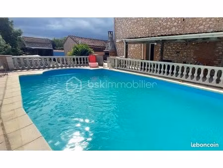 maison 11 pièces 236 m²