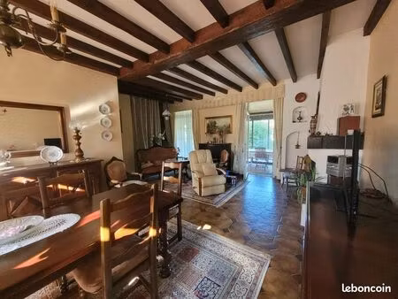 maison 14 pièces 230 m²