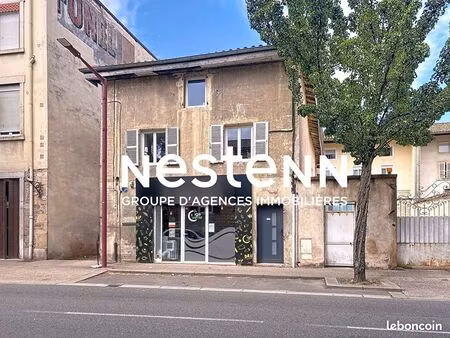 immeuble 3 pièces 70 m²