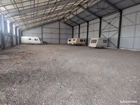 à louer : emplacements sécurisés pour hivernage caravane  camping-car  voiture  bateau