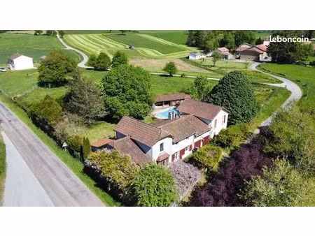 maison 250 m² saint-auvent