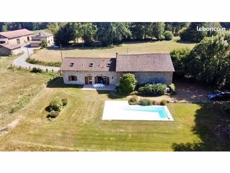 ferme 146 m² cussac