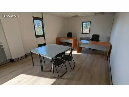 location bureaux 52m²+30m² d'accueil