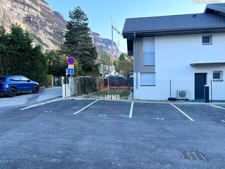 parking/box étrembières