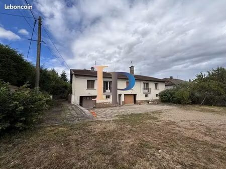 immeuble 12 pièces 247 m²