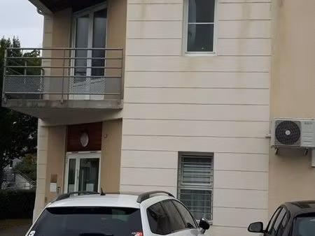 local commercial de 80 m2 à usage de bureaux