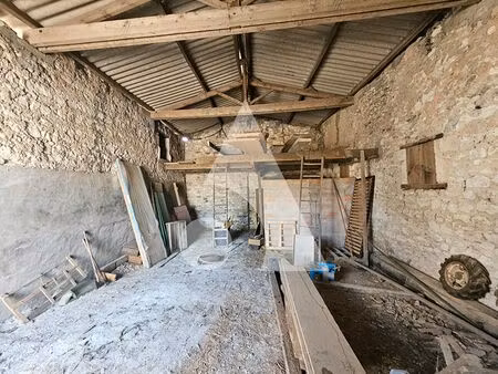 parking/box 1 pièce 60 m²